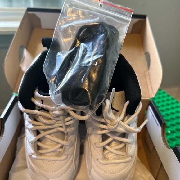 Jordan 12 Retro - Picture 4 of 5